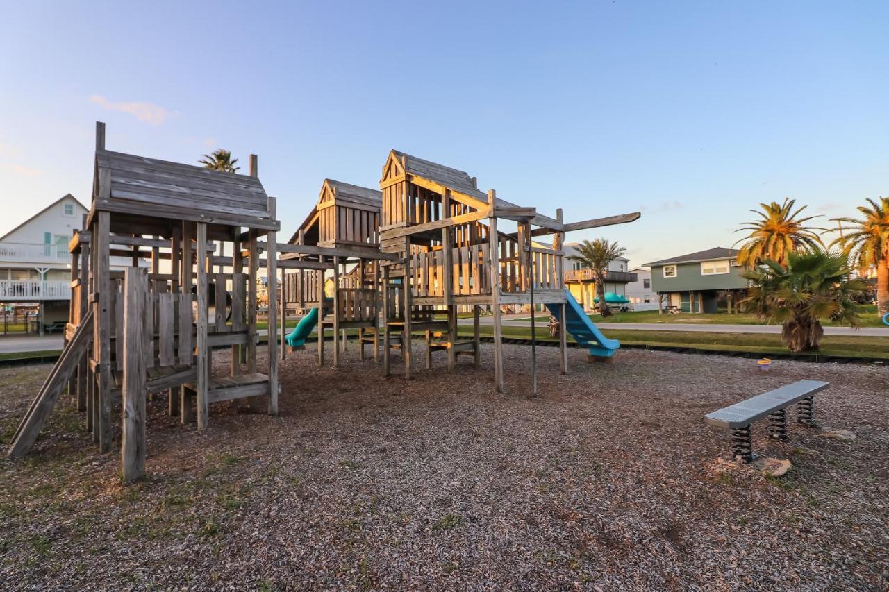 One-Of-A-Kind Beach Home With Lounge Bar Game Room Galveston Exterior photo